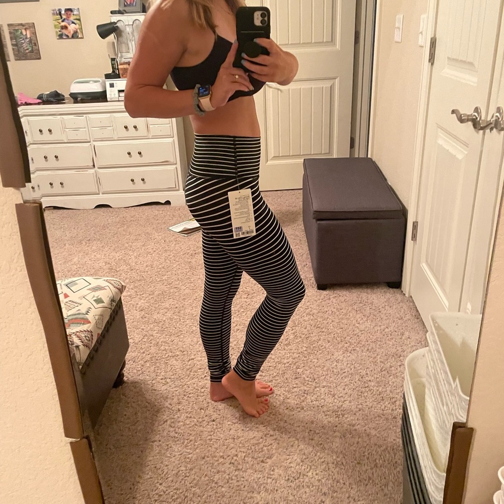 Lululemon 🍋 NWT “Unicorn Find” - Picture 7 of 9